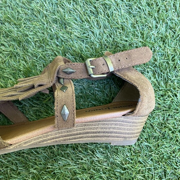Minnetonka Tan Merriam Fringe Studded Gladiator Wedge Suede Sandals Size 7 - Picture 5 of 8